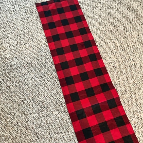 Red & Black Table Runner - Picture 2 of 5